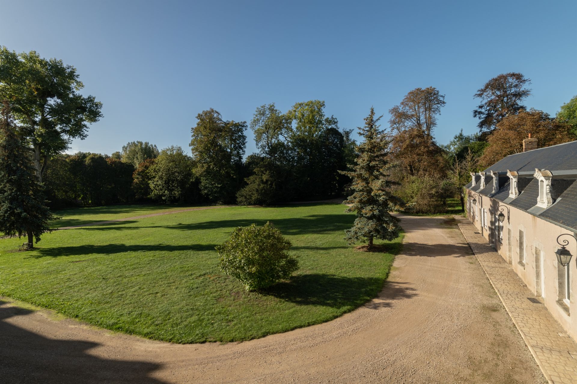 castle 22 rooms for sale on BACCON (45130)