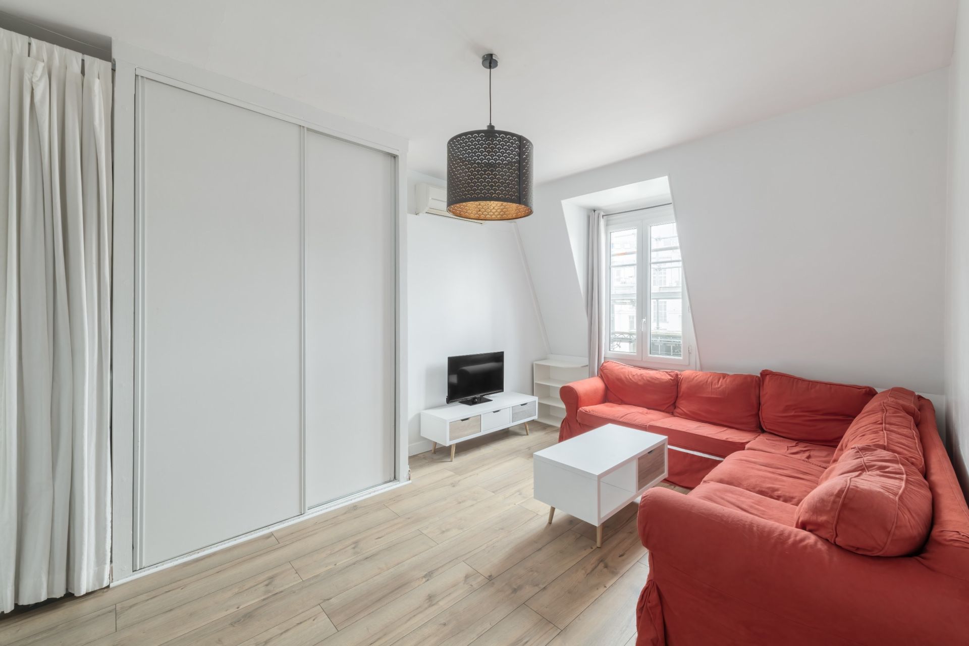 apartment 2 rooms for sale on PARIS (75016)