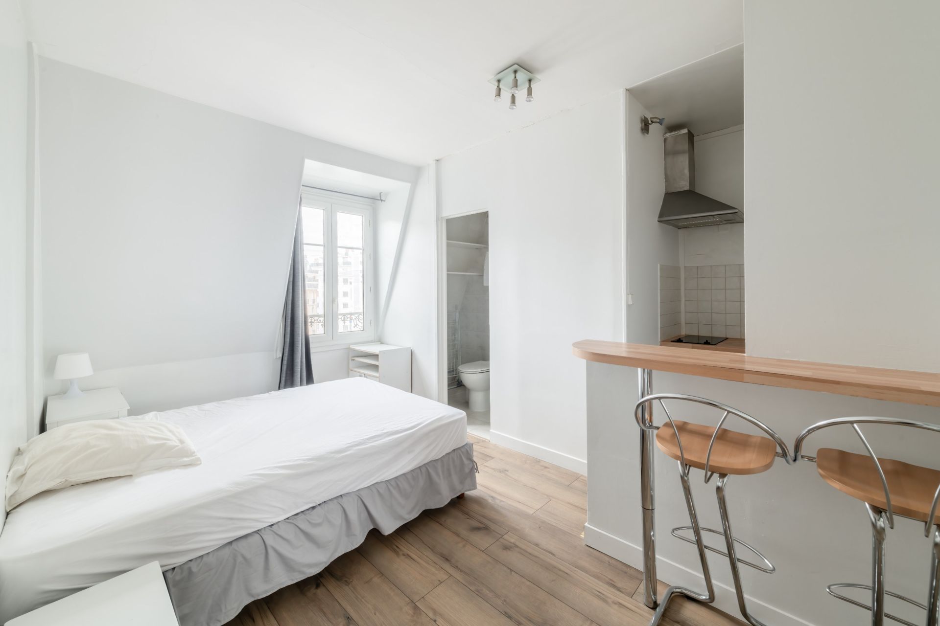apartment 2 rooms for sale on PARIS (75016)