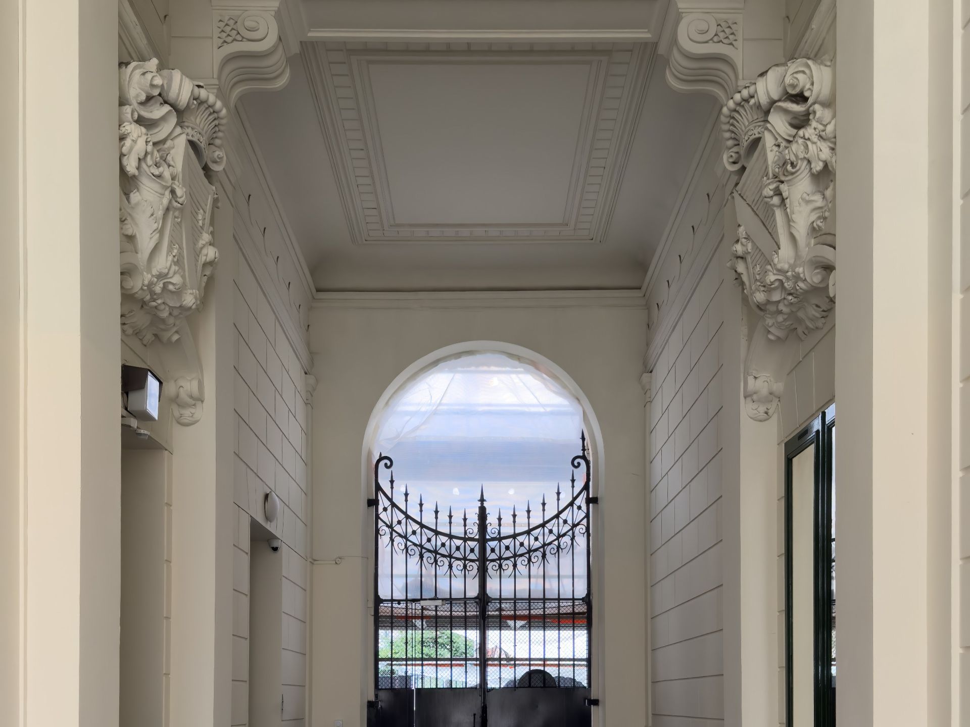 apartment 2 rooms for sale on PARIS (75016)