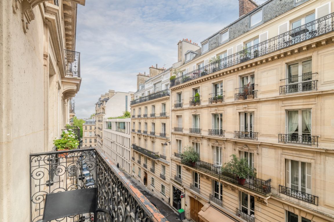 apartment 3 rooms for sale on PARIS (75116)
