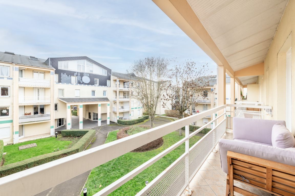 duplex 6 rooms for sale on GUYANCOURT (78280)