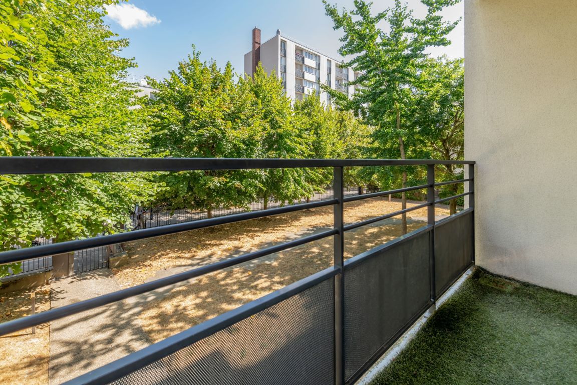 apartment 2 rooms for sale on AUBERVILLIERS (93300)